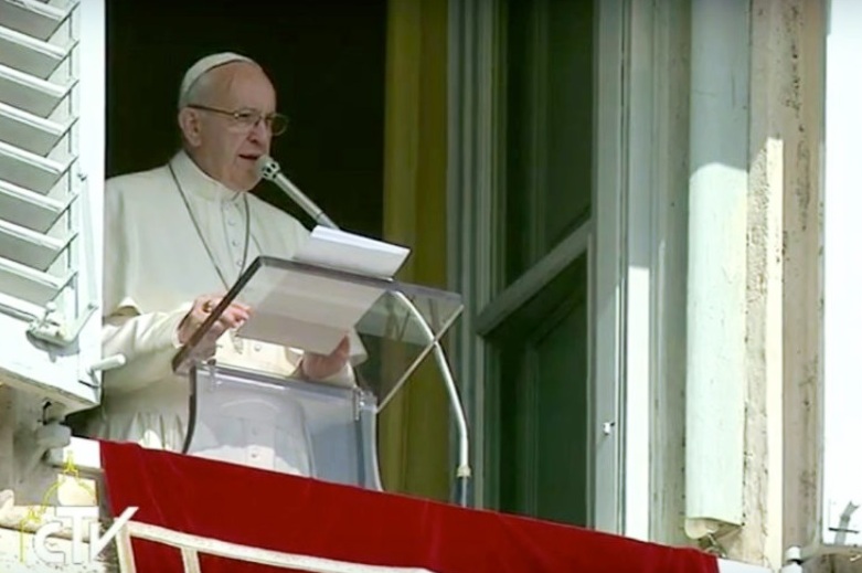 El Papa en el rezo del Angelus el domingo.