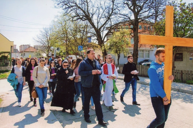Cristianos de Bosnia y Herzegovina durante una de las actividades pastorales del ministerio juvenil en Sarajevo.