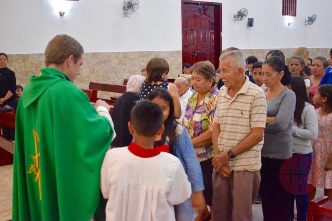 Celebración de la Misa en Río Chico, diócesis de Portoviejo. (ACN)