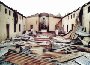Capilla del seminario menor St. Joseph Shuwa Michika, destruida por Boko Haram. Maiduguri, Nigeria. (ACN).