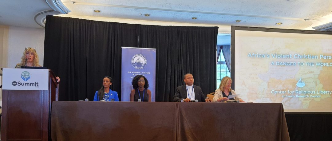Panel de la Cumbre con el Padre Joseph Bature Fidelis de Nigeria, (ACN).