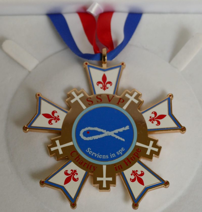 Medalla «Caridad en esperanza».