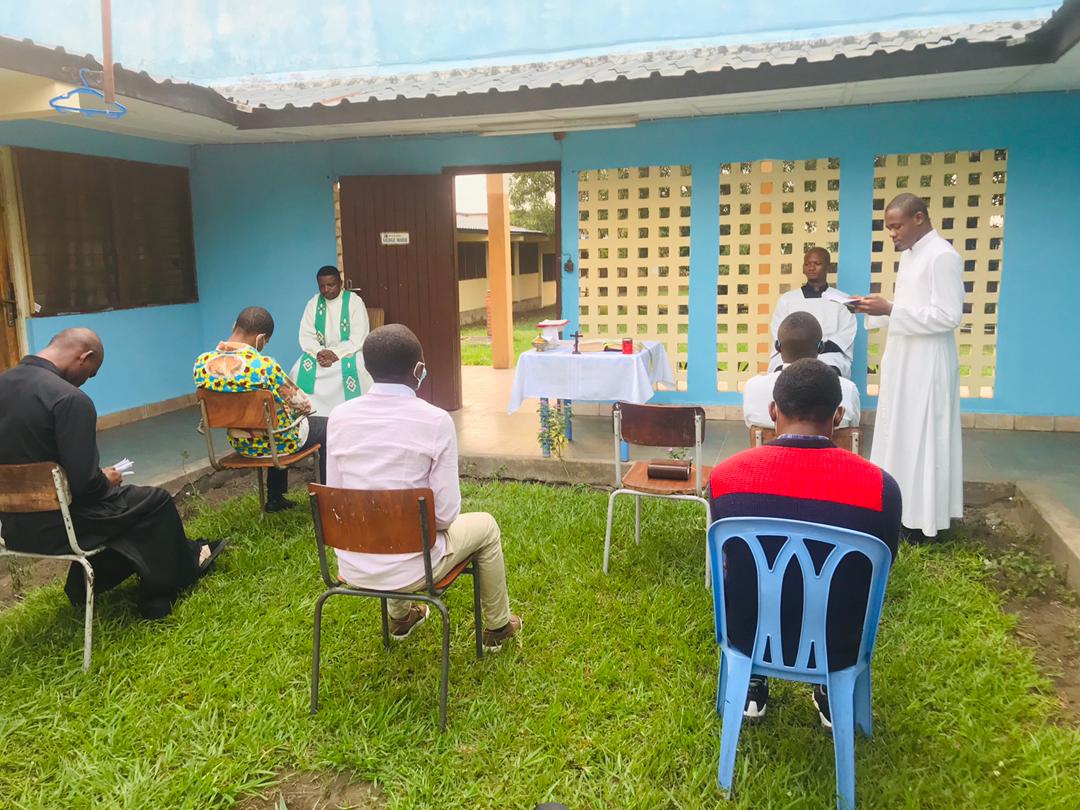 36 Missae Gregorianae for 9 priests of the Grand Séminaire St Jean XXIII de Kinshasa