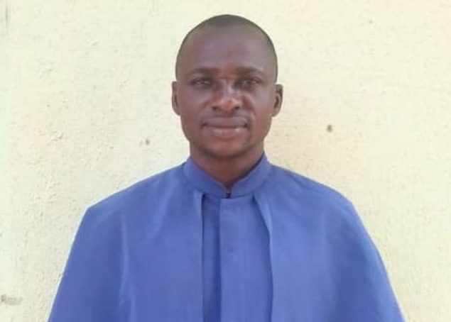 Emmanuel Joseph, catequista de la Iglesia Católica St. Moses que sobrevivió después del ataque terrorista. (ACN)