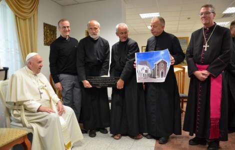 Presentación del proyecto la catedral de Kirguistán al Papa Francisco. (Agencia Fides)