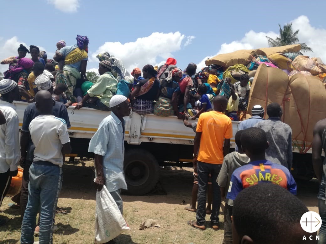 Refugiados tras atentados en la provincia de Cabo Deldado, Mozambique. 2020 (ACN) Refugiados tras atentados en la provincia de Cabo Deldado, Mozambique. 2020 (ACN)