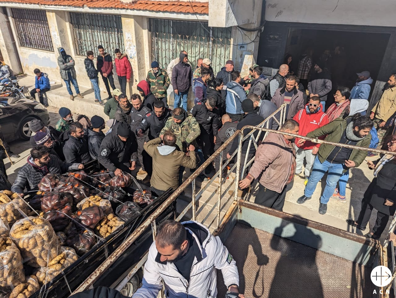 Reparto de alimentos en Lattakia, Siria. (ACN)