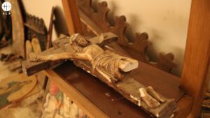 ACN-20211129-120121 Día de las víctimas de la persecución religiosa. Cruz destruida en la iglesia griega melquita de San Jorge en Maluola, Siria(ACN)