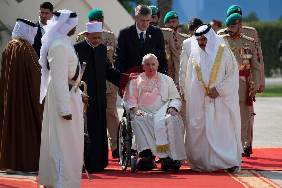 El Papa Francisco durante la clausura del Foro Barhéin para el Diálogo. (ACN)
