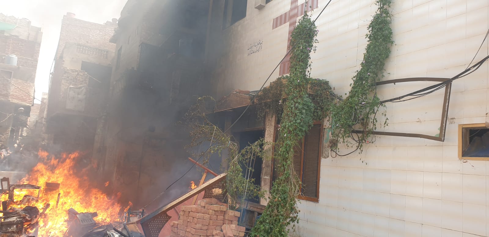 Iglesias y viviendas quemadas durante los ataques anticristianos en Pakistán (ACN)