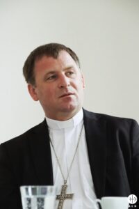El obispo de la diócesis católica de Járkov-Zaporiyia, Pavlo Honcharuk, durante su visita a ACN