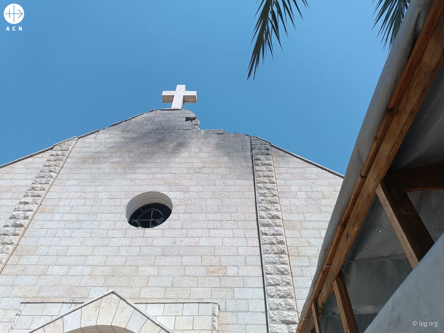 Fachada de la parroquia de la Sagrada Familia de Gaza – © lpg.org | ACN Fachada de la parroquia de la Sagrada Familia de Gaza - © lpg.org | ACN