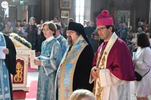 Mons. Raimo Goyarrola, obispo de Helsinki (Finlandia), durante una celebración ecuménica con la Iglesia Ortodoxa. ©Catholic information Center