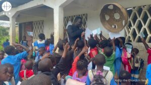 Alumnos de colegios de África se unen a 'Un millón de niños rezando el Rosario'