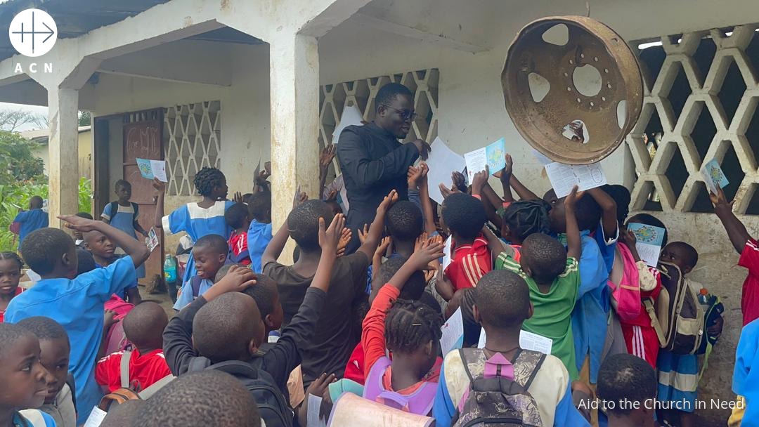 Alumnos de colegios de África se unen a 'Un millón de niños rezando el Rosario'