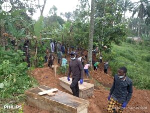 Funeral de las víctimas de la masacre en Ntoyo (Congo) perpetrada por las rebeldes Fuerzas Democráticas Aliadas (ADF)