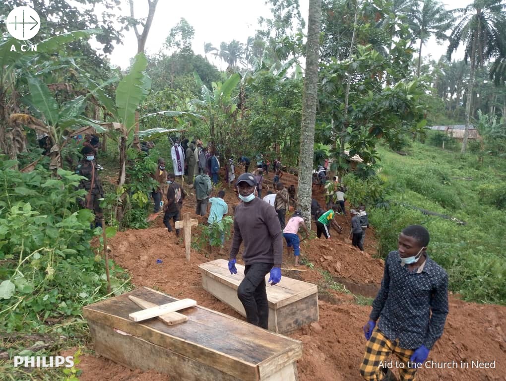 Funeral de las víctimas de la masacre en Ntoyo (Congo) perpetrada por las rebeldes Fuerzas Democráticas Aliadas (ADF)