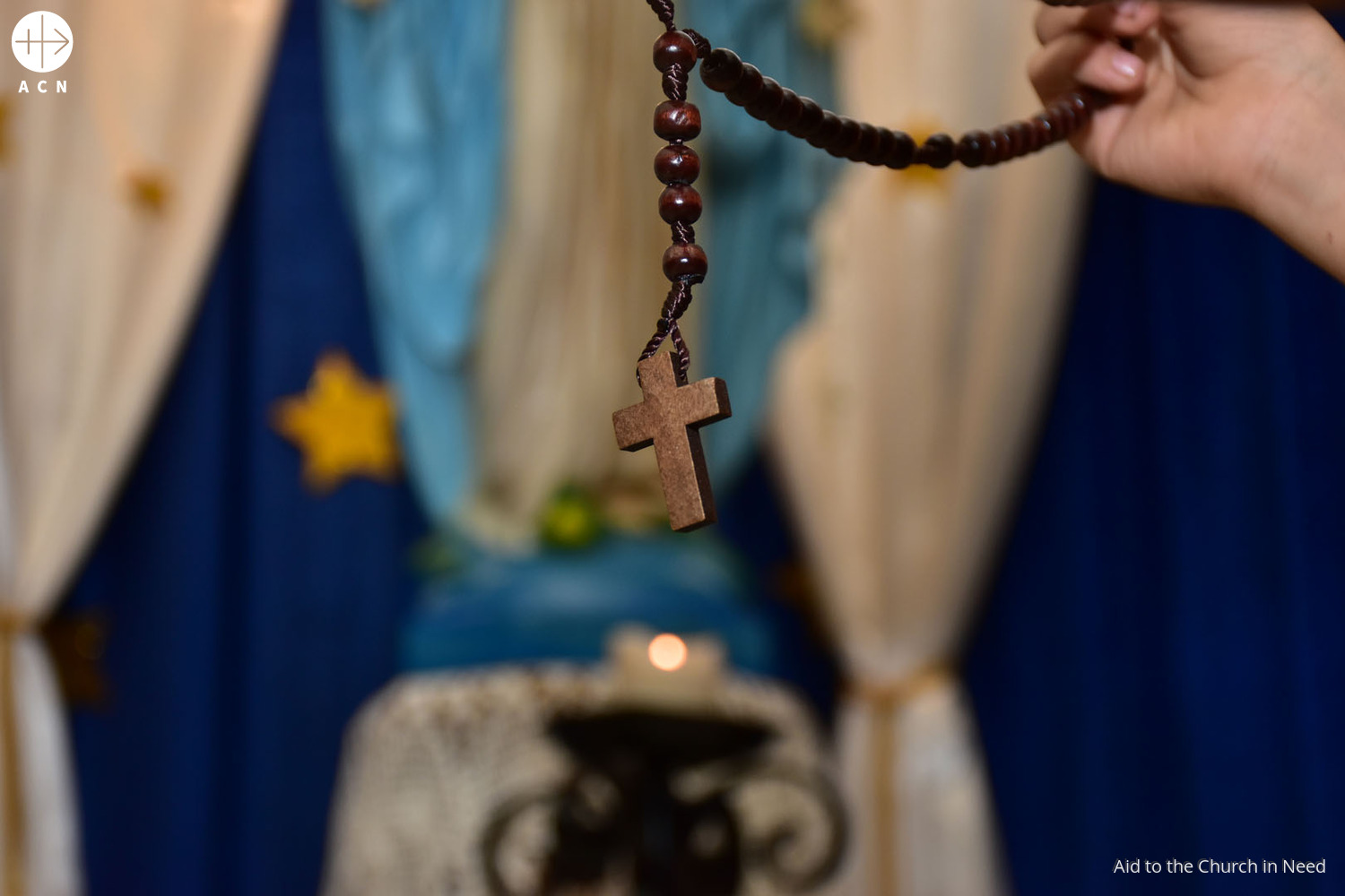 Campaña 'Un millón de niños rezando el Rosario'