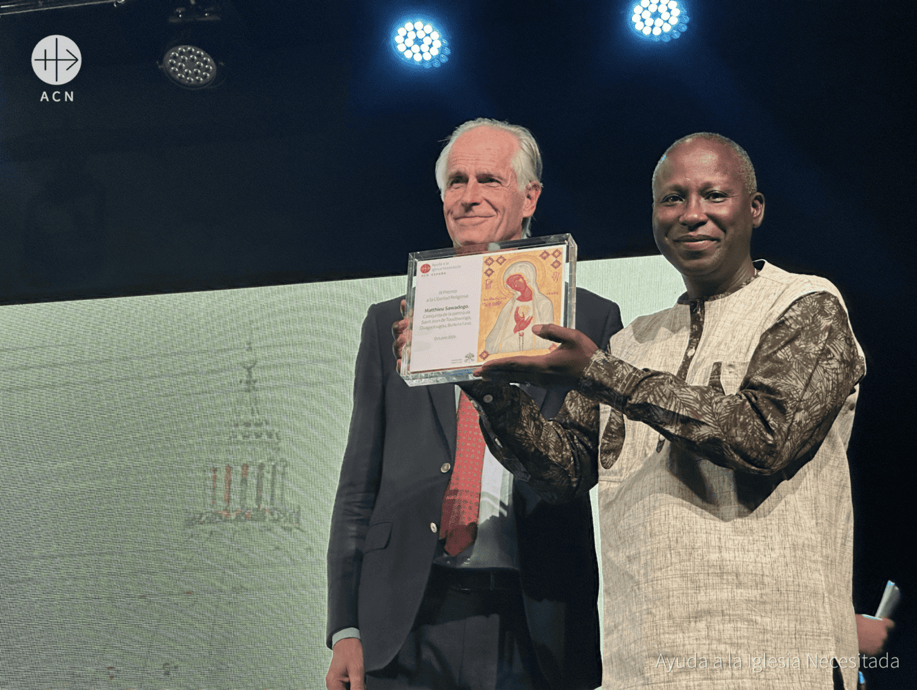 Un cristiano de Burkina Faso recoge el IX Premio a la Libertad Religiosa en nombre del catequista Mathieu Sawadogo Un cristiano de Burkina Faso recoge el IX Premio a la Libertad Religiosa en nombre del catequista Mathieu Sawadogo