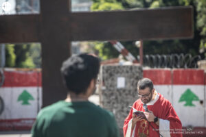Celebración de un Via Crucis en Badaro (Líbano)