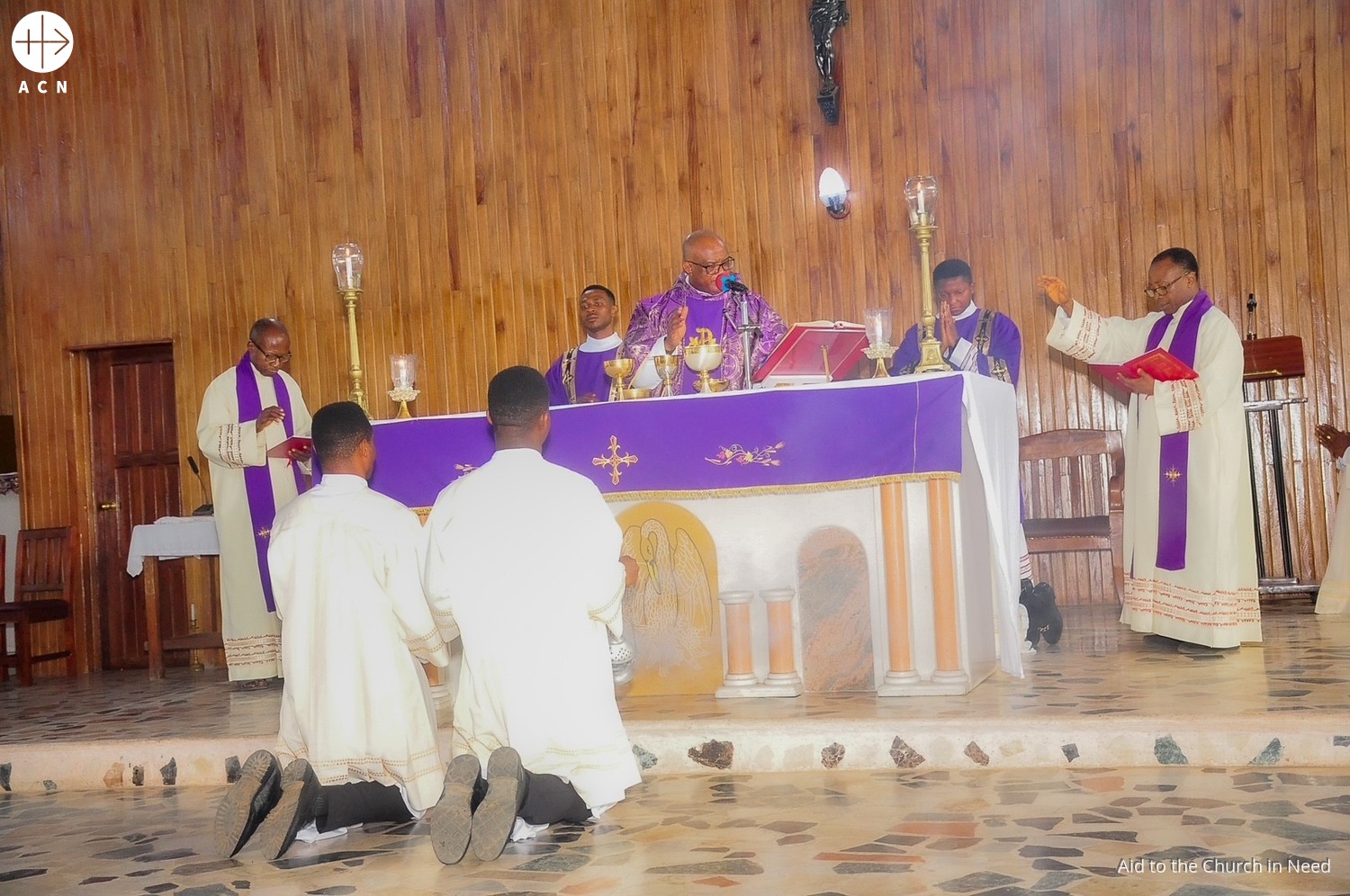 Celebración de una Misa en Nigeria. Imagen de archivo