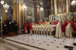 Interior de la catedral del Espíritu Santo, en Estambul (Turquía), durante una celebración