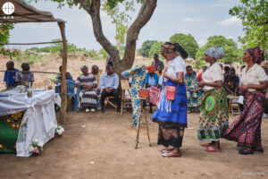 Misa en el campo de desplazados de Ntle (Mozambique)