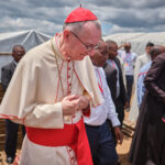 Parolin, junto a los cristianos de Mozambique: 