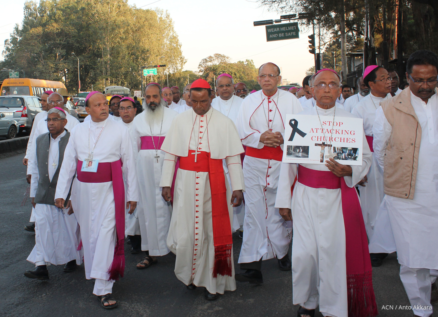 Marcha silenciosa de 140 obispos católicos de India para exigir el fin de los ataques contra iglesias en el país Marcha silenciosa de 140 obispos católicos de India para exigir el fin de los ataques contra iglesias en el país