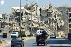 Edificios en ruinas por los bombardeos en Alepo (Siria). Foto de archivo