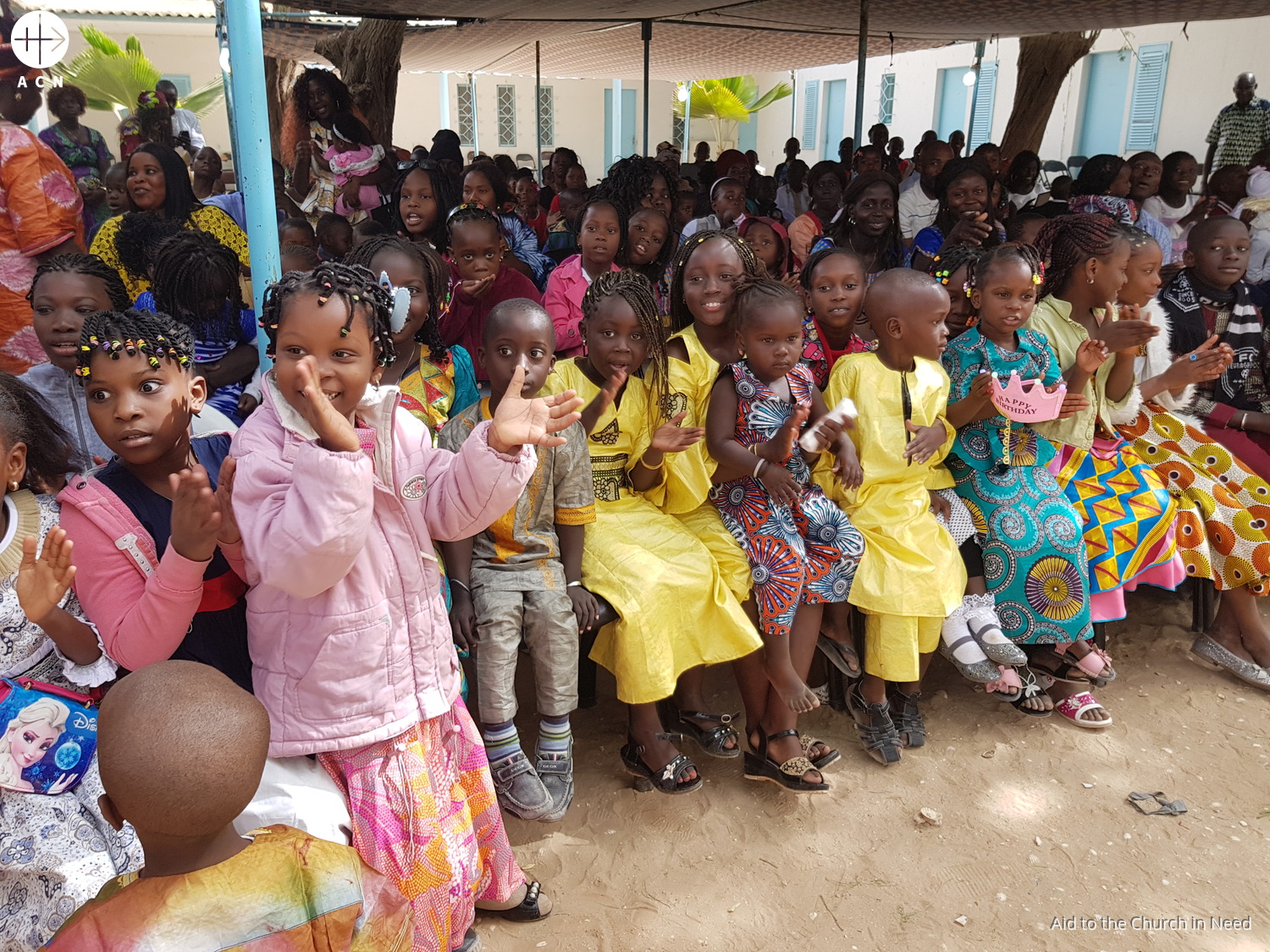 Niños durante una Misa en Nouakchott (Mauritania)