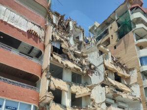 Edificio en ruinas tras un bombardeo en Líbano Edificio en ruinas tras un bombardeo en Líbano