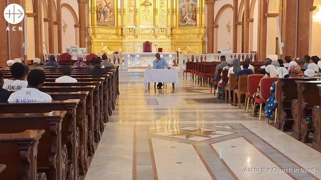 Sesión de preparación para la visita del Papa León XIV en la catedral-basílica de Mongomo (Guinea Ecuatorial)