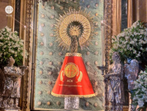 La Virgen del Pilar con el manto entregado por ACN. © Ayuda a la Iglesia Necesitada (ACN)