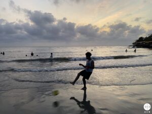 Fútbol al atardecer en la playa de Necocli, Colombia. (ACN) Fútbol al atardecer en la playa de Necocli, Colombia. (ACN)