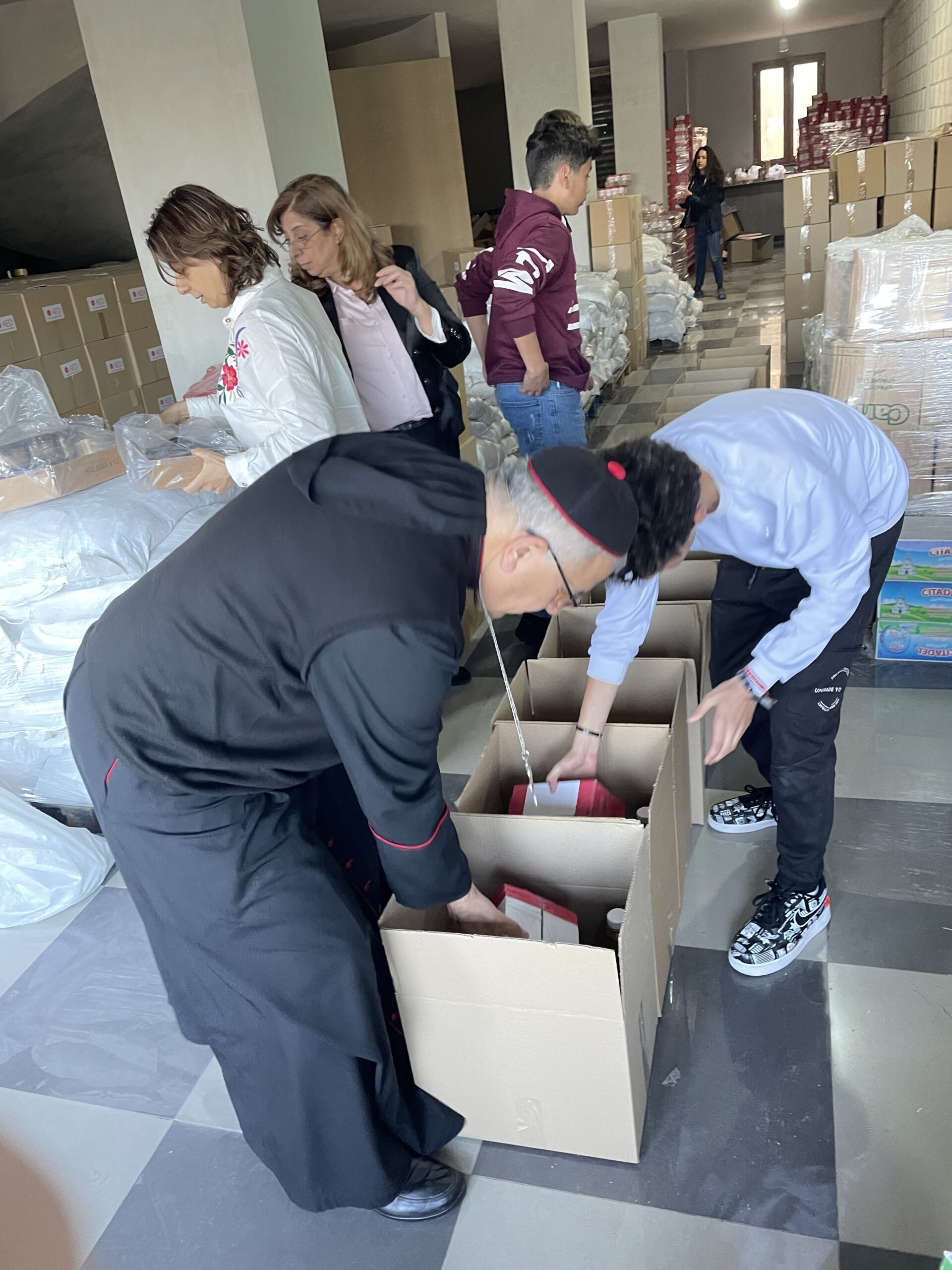 Food packages and hygiene products for families, Diocese Maronite de Saida