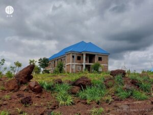 Iglesia de los Santos Mártires en el Centro de peregrinación de Ayati (Makurdi, Nigeria) Iglesia de los Santos Mártires en el Centro de peregrinación de Ayati (Makurdi, Nigeria)
