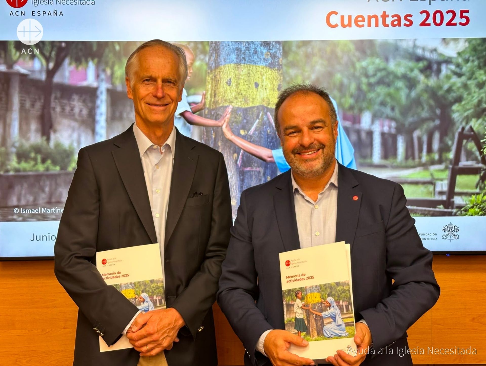 Walther von Plettenberg, presidente de ACN España (izquierda), y José María Gallardo, director (derecha), en la presentación de la Memoria 2025 de la fundación. ©ACN España Walther von Plettenberg, presidente de ACN España (izquierda), y José María Gallardo, director (derecha), en la presentación de la Memoria 2025 de la fundación. ©ACN España