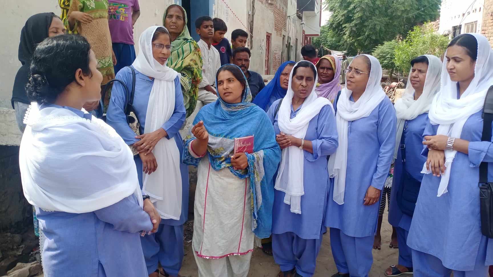 New car (Toyota Hiace) for pastoral works between 46 schools and 24 parishes for Daughters of St.Paul, Islamabad-Rawalpindi – 2023