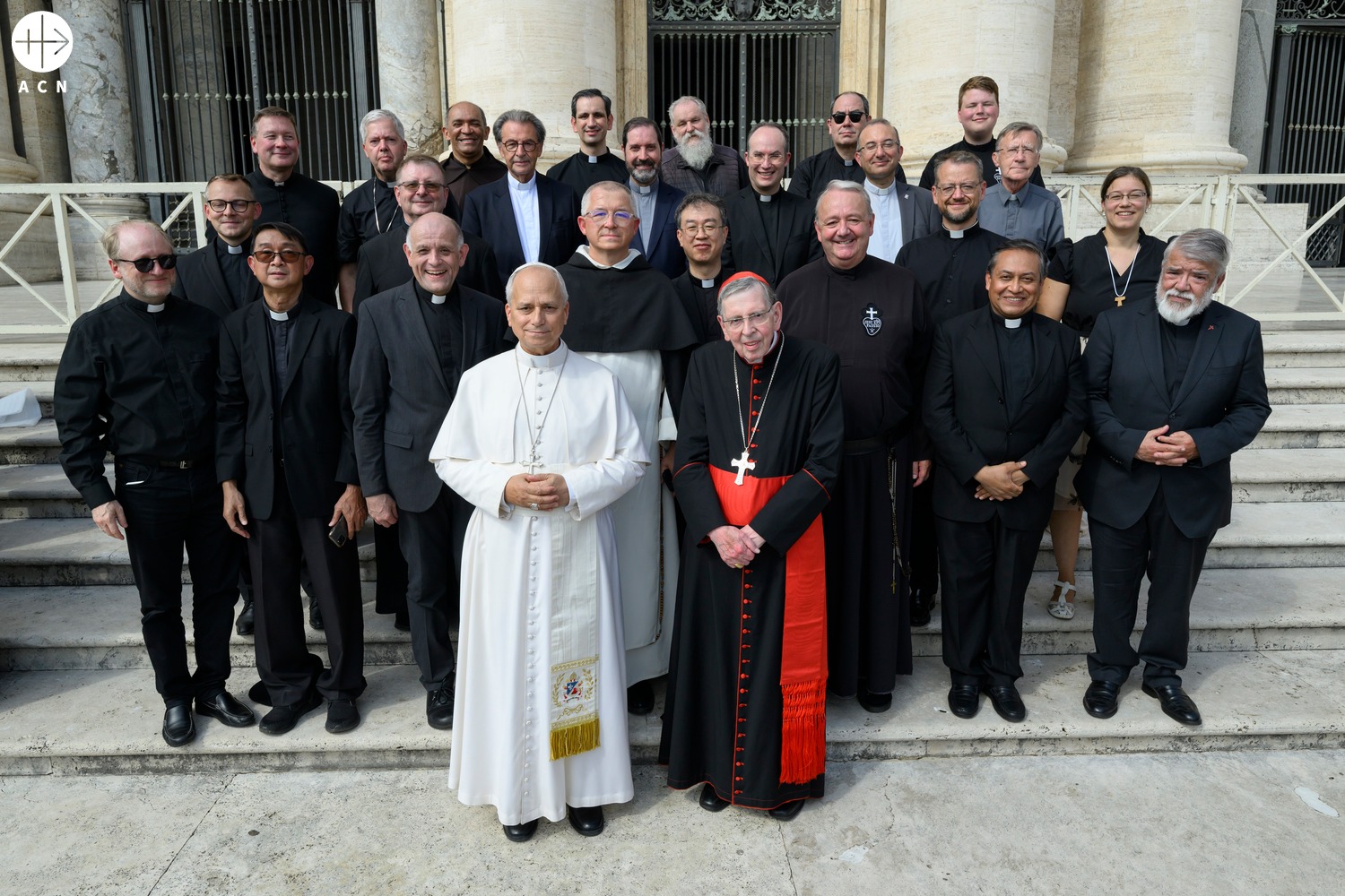 Encuentro del Papa León XIV con el cardenal Kurt Koch y los asistentes eclesiásticos de ACN. © Vatican Media