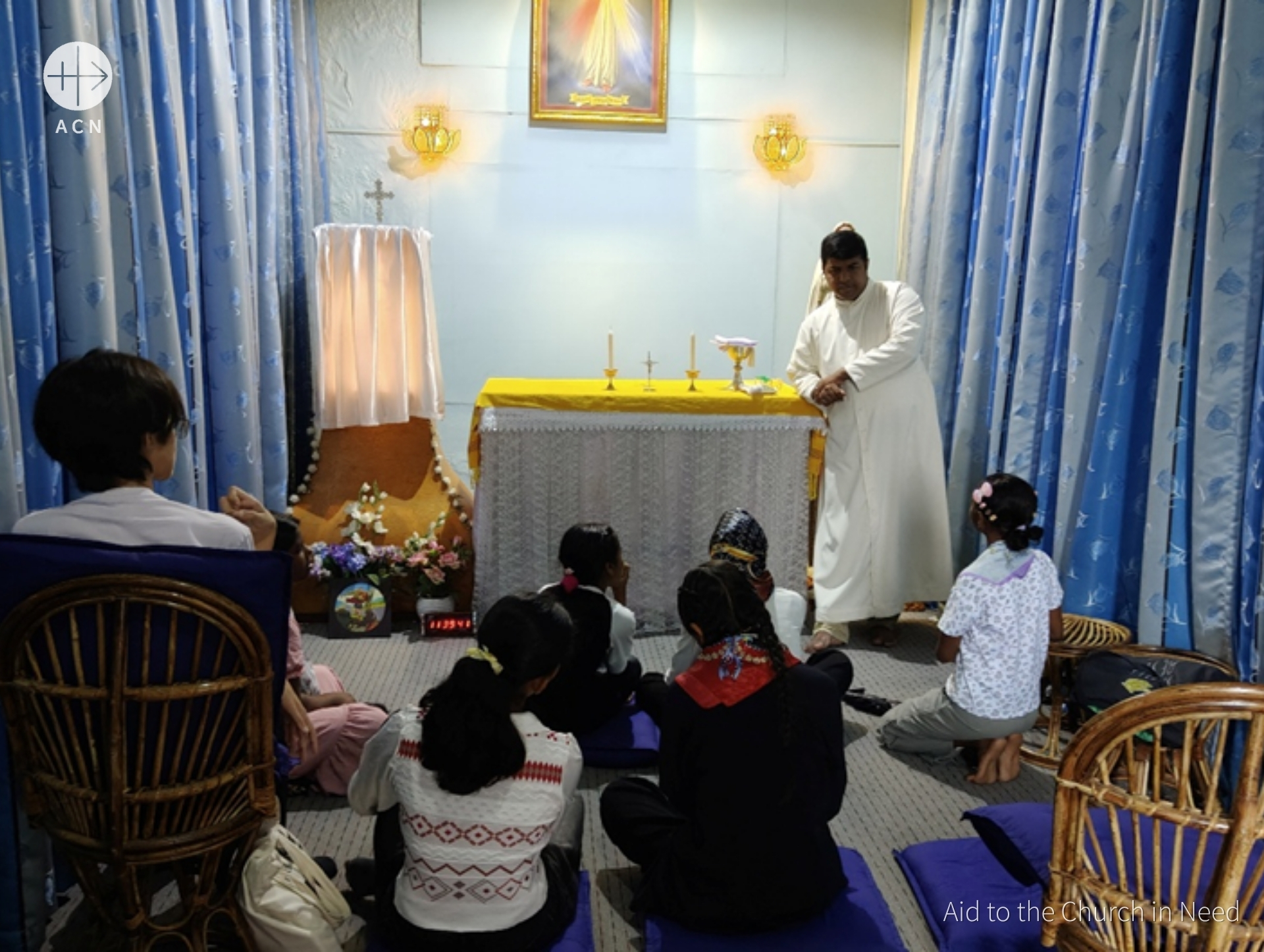 Cristianos rezando en Nepal. Foto de archivo Cristianos rezando en Nepal. Foto de archivo
