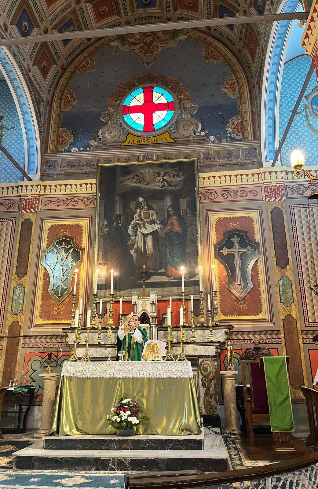 1890 Missae Ordinariae and 6 Missae Gregorianae for 23 priests serving in the Apostolic Vicariate of Istanbul