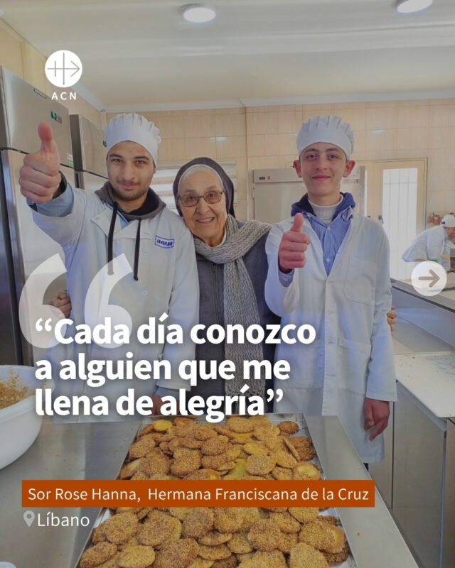 Hace treinta años, Sor Rose respondió a una llamada que cambió su vida. 🙏❤️Hoy, como Hermana Franciscana de la Cruz en Líbano, cuida de enfermos, huérfanos, ancianos y de quienes necesitan compañía y consuelo. ✝️Su misión continúa. Con tu ayuda, podrá seguir cuidando de quienes más lo necesitan. 🤍👉 Comenta «Testimonio» y te mandaremos por mensaje privado la historia completa.