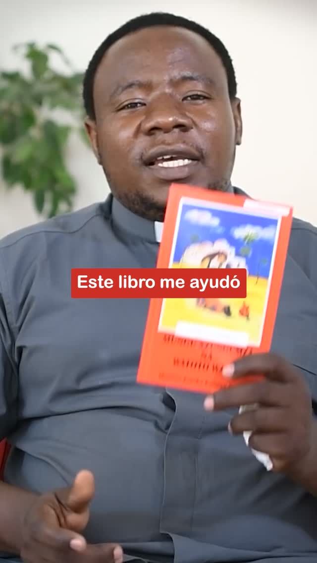 📖 Un libro en la infancia puede cambiarlo todo.Septiembre es el mes de la Biblia y descubrimos la historia de un sacerdote que encontró su camino gracias a "La Biblia del Niño", una edición producida por Ayuda a la Iglesia Necesitada que despertó su vocación cuando apenas estaba creciendo.✨ Con la Biblia del Niño, más niños en países de necesidad pueden descubrir la alegría del Evangelio, conocer a Jesús y llevar la Palabra de Dios en su corazón.