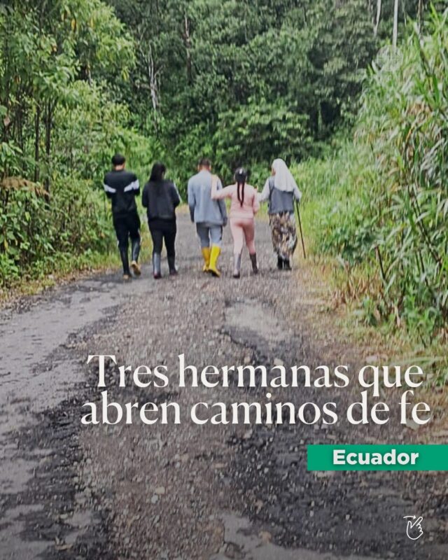 ✝️ Ellas recorren los caminos más difíciles para llevar la esperanza de Cristo.En la Amazonia ecuatoriana, tres misioneras recorren caminos de tierra y lugares donde apenas existen carreteras para llegar hasta 21 comunidades de Napo. Allí llevan la Palabra de Dios, acompañan a las familias y preparan a niños, jóvenes y catequistas para los sacramentos.🙏 Gracias a tu generosidad, estas hermanas pueden continuar presentes junto a quienes más necesitan de la Iglesia y seguir sembrando la fe en cada comunidad.👉 Comenta «Proyecto» y te enviaremos por mensaje privado toda la información sobre esta historia.