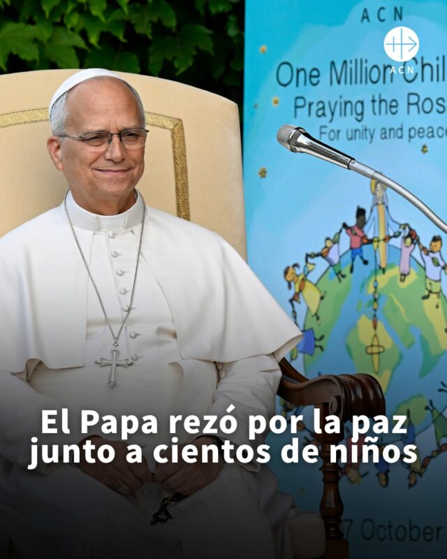 "¡Danos la paz!"
Con estas palabras, el papa León XIV se unió el 1 de octubre a rezar el Rosario junto a cientos de niños.Un millón de niños de todo el mundo se unen estos días para pedir una misma cosa: la paz, especialmente para quienes viven en medio de la guerra. 🙏La iniciativa continúa hasta el 7 de octubre.Tú también puedes unirte. ❤️
👉 Comenta «Rosario» y te mandaremos por mensaje privado el enlace el material para rezar.
Imágenes: © Vatican Media