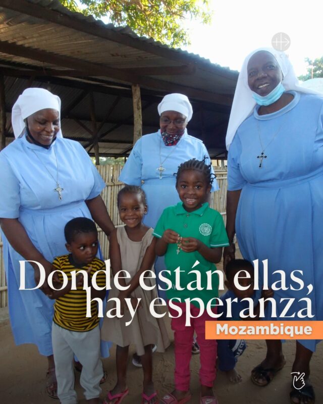 En Pemba, Mozambique, muchas religiosas han decidido permanecer junto a quienes más sufren por la violencia y la pobreza.🙏Entre ellas está sor Alphoncia, que un día tuvo que huir con sus hermanas y varios niños, dejando atrás todo lo que habían construido. Hoy sigue acogiendo y acompañando a quienes llegan hasta su puerta.❤️✝️Ellas han decidido permanecer. Con tu ayuda, podrán llegar más lejos. Ayuda a sostener la misión de 62 religiosas de 12 congregaciones.Comenta "Proyecto" y te mandaremos por mensaje privado el enlace al proyecto completo.