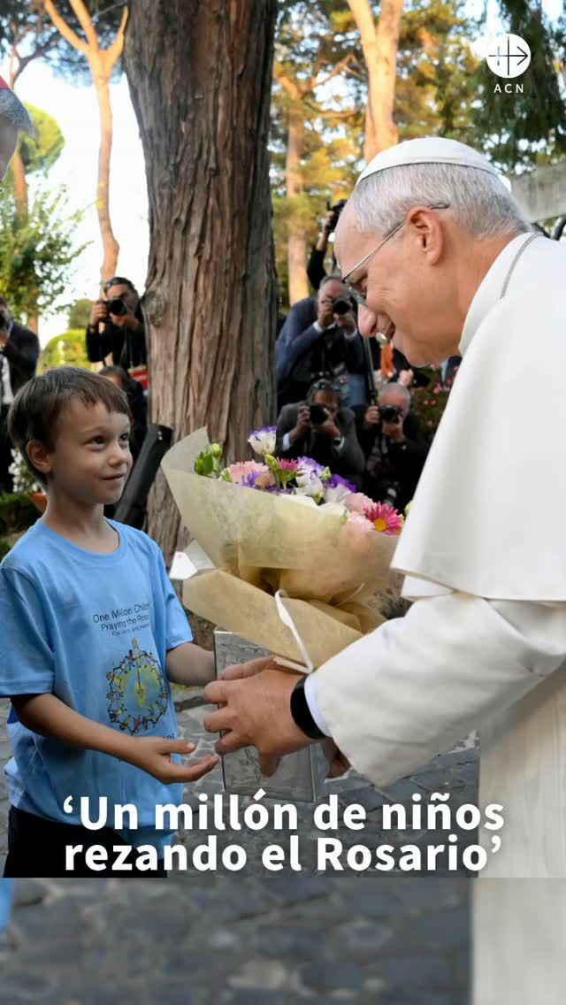 🙏 El 1 de octubre, el papa León XIV rezó junto a cientos de niños en los Jardines Vaticanos, unidos a miles de niños, familias y comunidades que en estos días ponen en manos de María una intención especial: la paz y la unidad.En un mundo marcado por la guerra y el sufrimiento, cada oración cuenta. Cada Ave María es una petición por quienes más necesitan nuestra oración. ❤️
Esta oración continúa y todavía puedes formar parte de ella.
👉 Comenta «Rosario» y te mandaremos por mensaje privado el enlace el material para rezar.